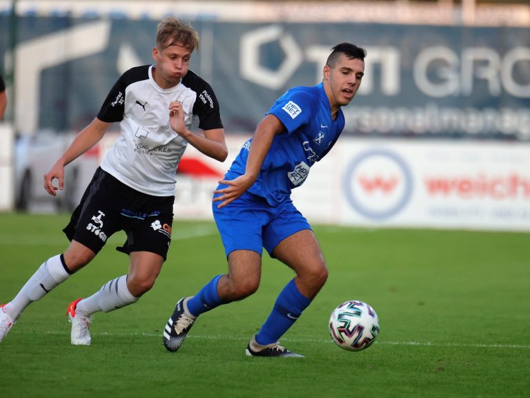 Gabriel Hinterberger (r.) erzielte auch das 2:0 (15.);