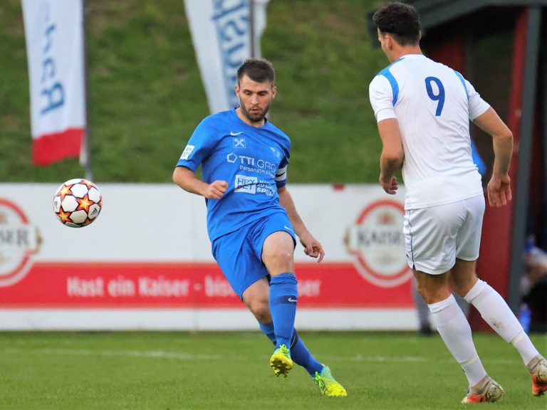 15. Minute: Reinhard Wurzer (l.) bringt den SCW in Front.