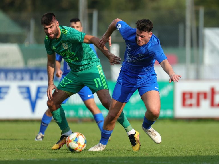 David Zefi (r.) nimmt Maß zum 1:0 für Wieselburg