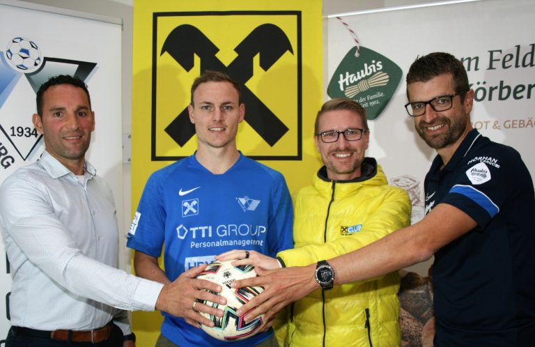 Foto v.l.: Bankstellenleiter Johannes Kalteis, Sebastian Punz, Wolfgang Babinger (Raiba), Obmann Stv. Matthias Leichtfried;