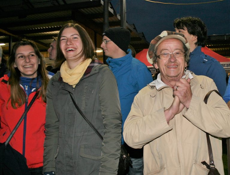 Pauline Neuhauser bei der Meisterfeier Mai 2014 (rechts)