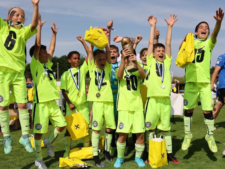Bejubelten Ihren Turniersieg, die U10 des Wr. Sportclub's