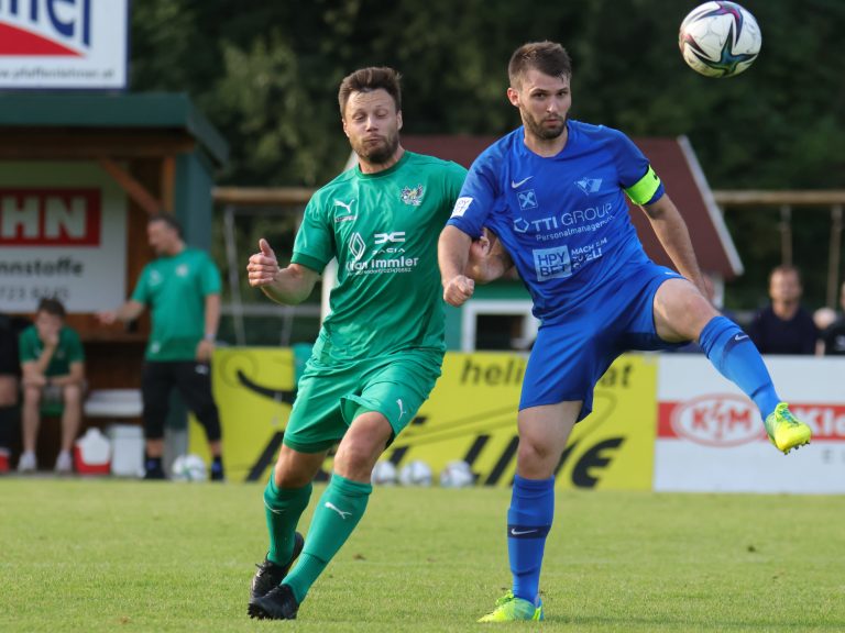 Der SCW lässt den Rabensteiner keine Chance, Reinhard Wurzer (r.) erzielt das 3:0.