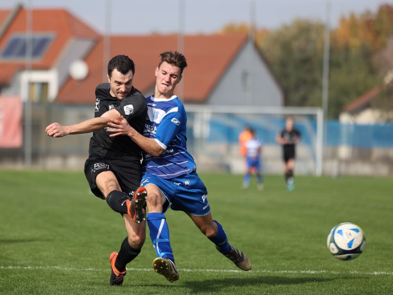 Mit den besten Empfehlungen: Goalgetter Daniel Einsiedl (l.) trifft im U23-Duell bei 8:0-Sieg sechsmal und hält bei 18 Saisontreffern.