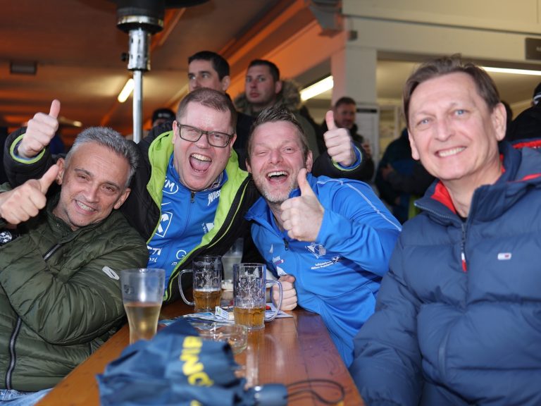 Das Jubeln nahm kein Ende, glückliche SCW-Fans.