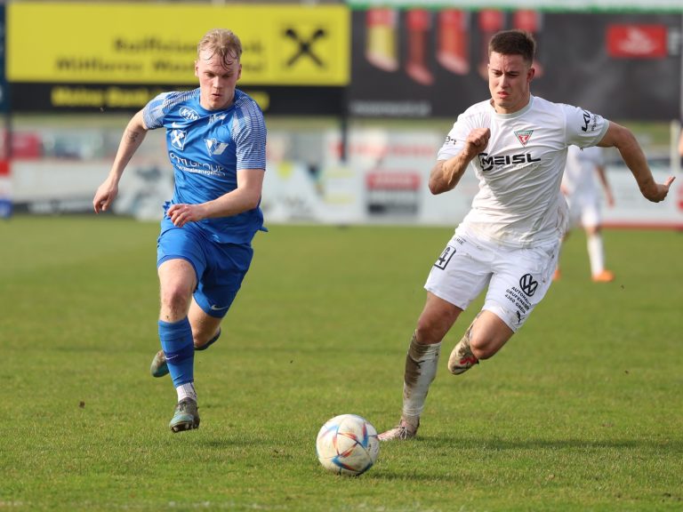 Florian Heigl (li.) erzielt das 1:0 mit dem rechten Aussenrist.