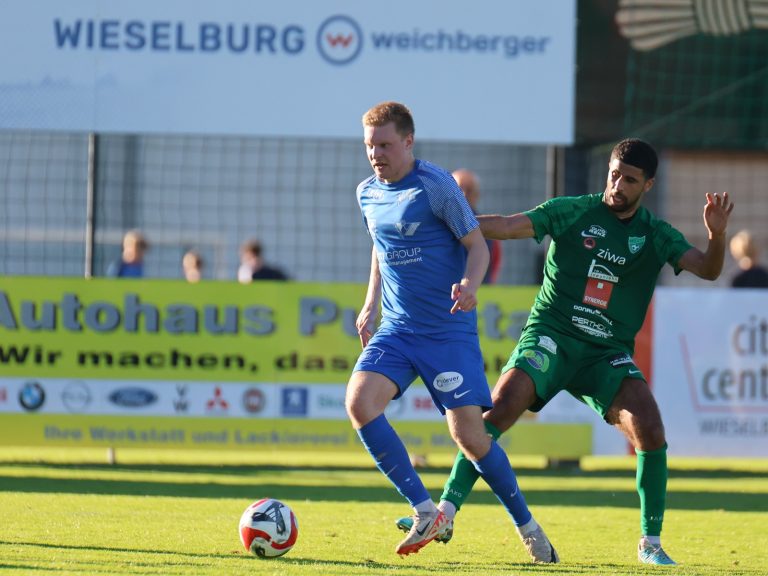 Clemens Heindl (vorne) erzielt seinen vierten Saisontreffer.