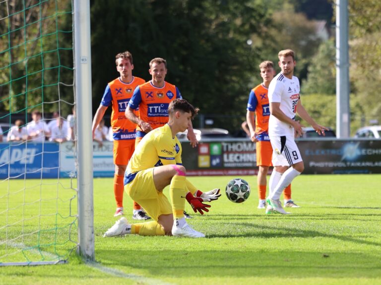 SCW-Keeper Fabian Pilz verhindert mit zwei Glanzparaden einen erneuten Rückstand (63.).
