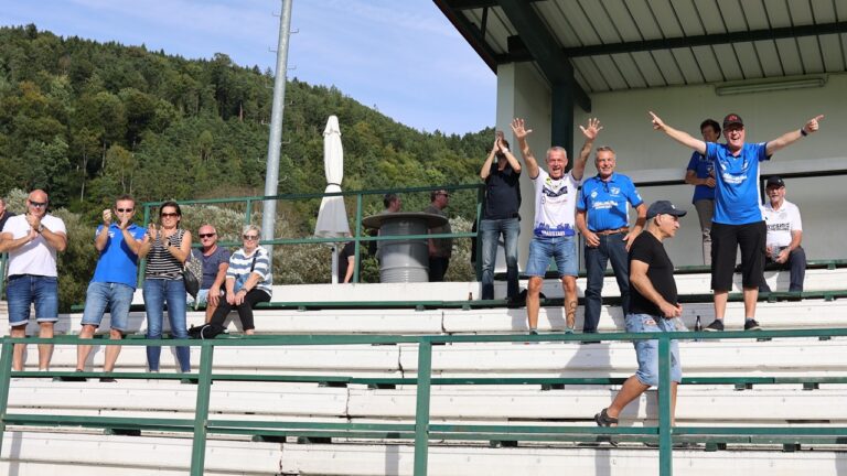 Eine Handvoll SCW-Fans nahm die weite Reise nach Scheibling' auf sich.